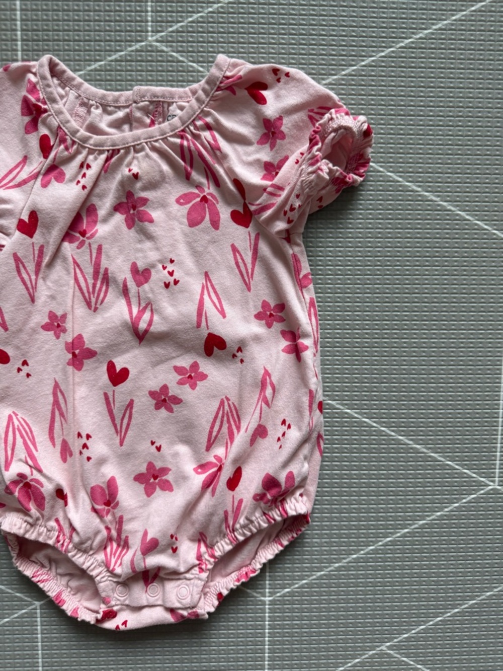 Carter's|Baby girl short sleeve onesie bubble romper,Pink Floral Heart design•••